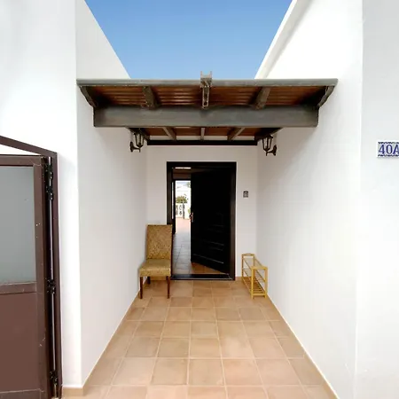 빌라 With Private Pools - Just 7 Min Walk From Beach, Bars & Dining 플라야블랑카