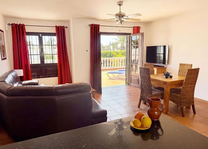 빌라 With Private Pools - Just 7 Min Walk From Beach, Bars & Dining