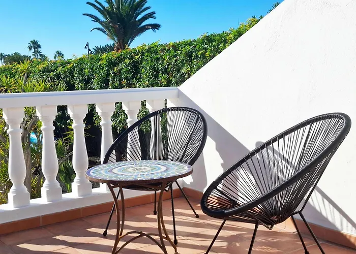 With Private Pools - Just 7 Min Walk From Beach, Bars & Dining 플라야블랑카